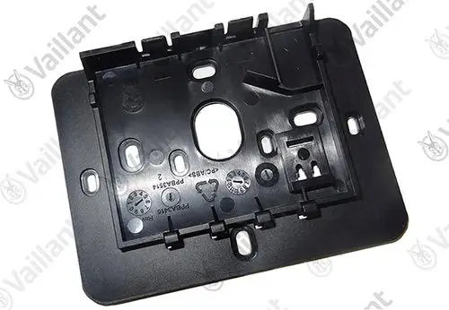 Halterung von Vaillant mit mehreren Ausschnitten und Befestigungsmöglichkeiten, geeignet für die Montage eines Geräts oder Sensors, aus schwarzem Kunststoff gefertigt.